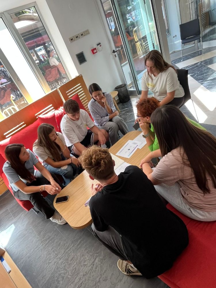 Učenici pulskih srednjih škola sudjelovali u hakatonu unutar projekta „360° Youth Dialogue“